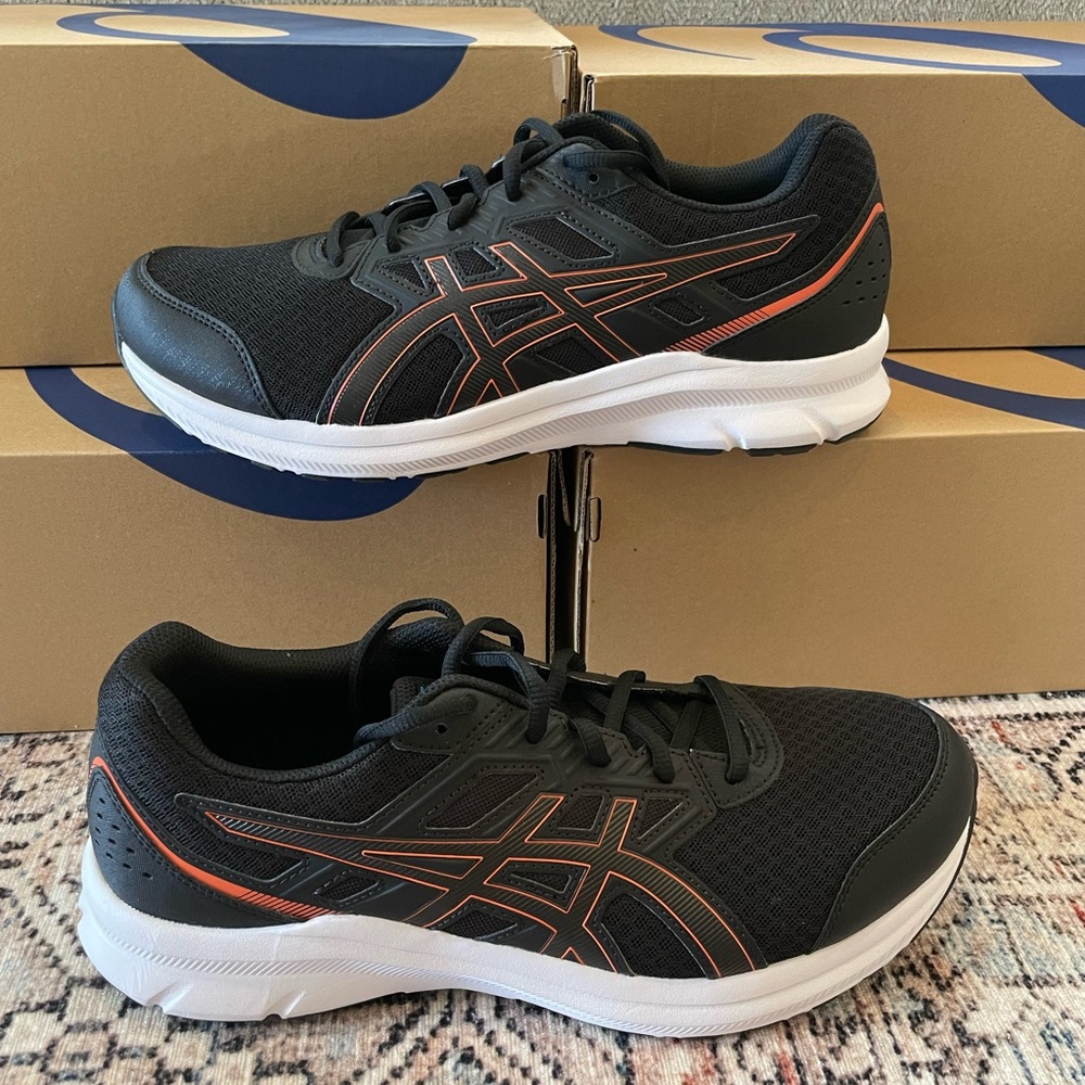 New Mens ASICS JOLT 3 size 10.5 EXTRA WIDE (4E)